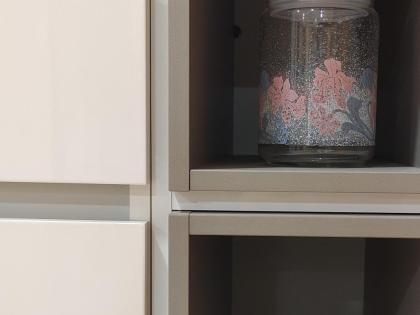 DETALLE CUBO DECORATIVO MUEBLE DE BAÑO