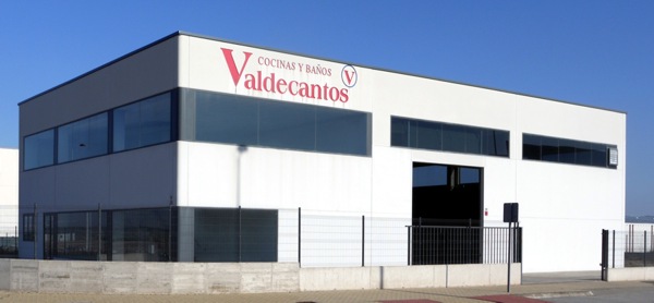 Fábrica de Cocinas y Baños Valdecantos en el polígono industrial Lentiscares de Navarrete